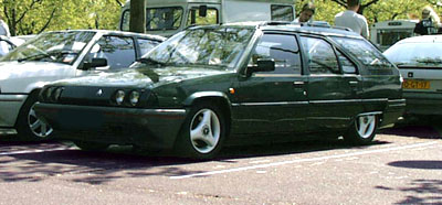 BX 19 TZi Break 1991 at the Citro Mobile 2000. The car is dark green metallic (vert triton)