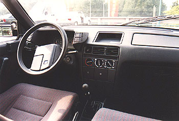 BX 16 TGi 1990 interior